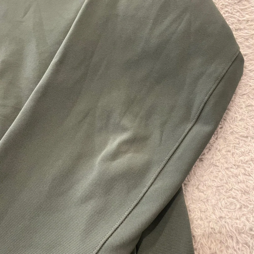 lululemon athletica fading elbows